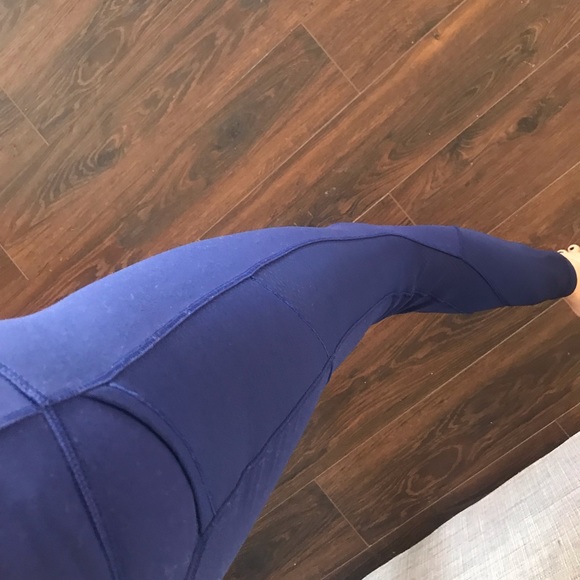 Sold****New mesh Lululemon leggings - Picture 5 of 6